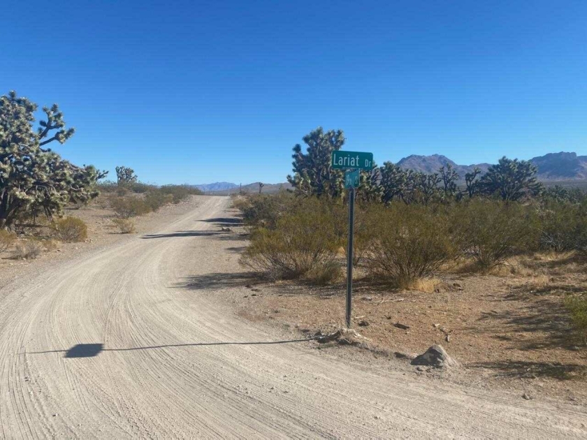  2 Acres for Sale in Dolan Springs, Arizona