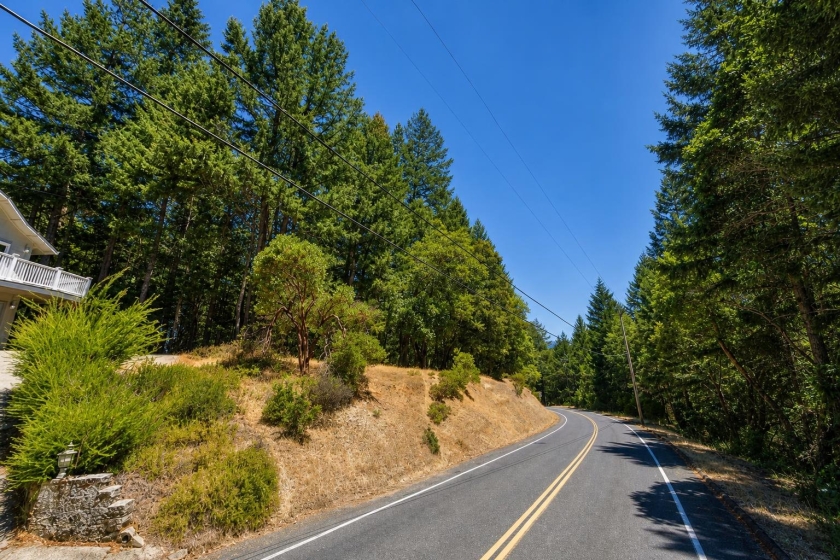 Willits, CA Land for Sale: 0.2 Acres with Paved Access & City Utilities