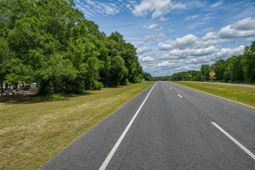 Citra FL Land for Sale: 0.84 Acres on U.S. 301 with Agriculture Zoning