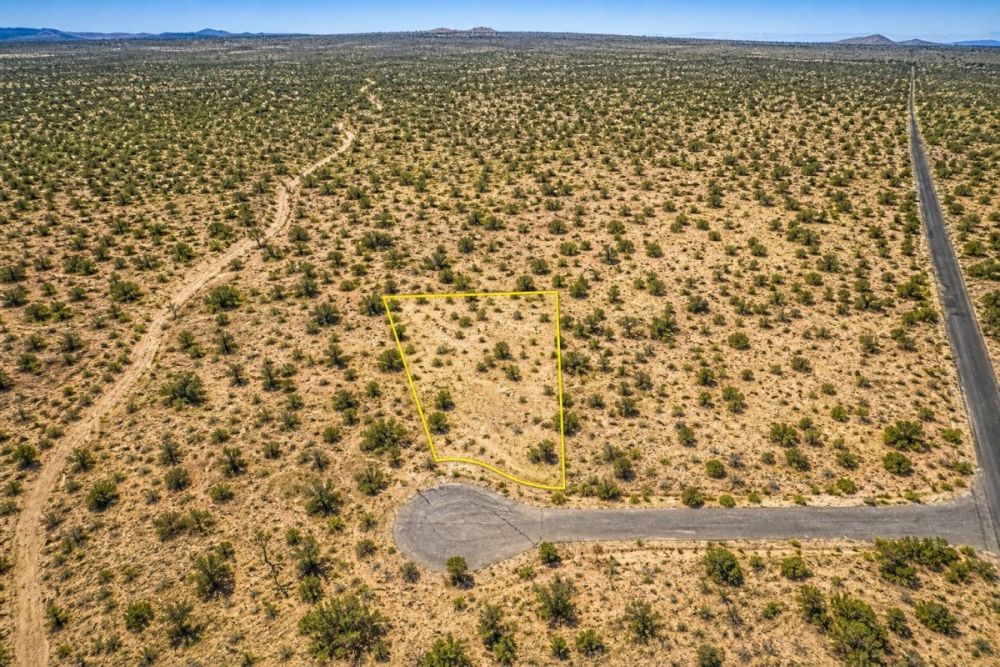 Additional listing image associated with Parcel 305-032-18-00-8 in Kern County, California