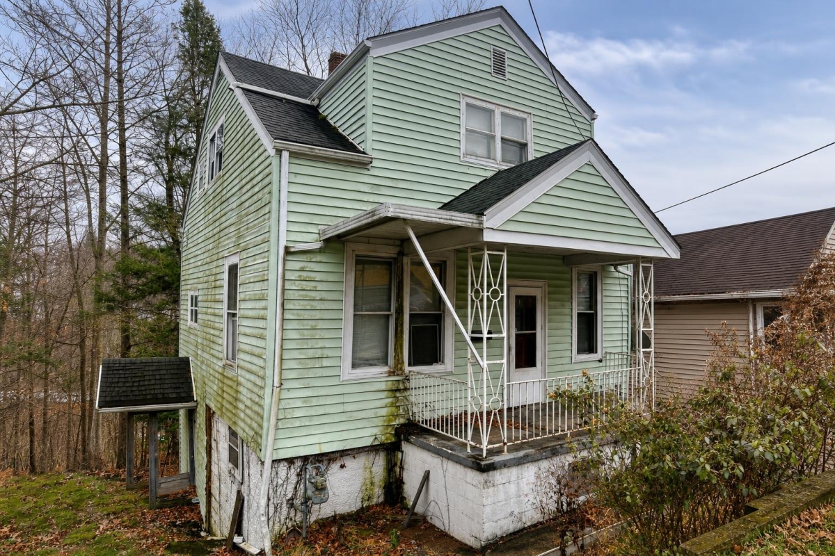 Martins Ferry, OH Land for Sale: 0.12 Acres with Paved Access & City Utilities