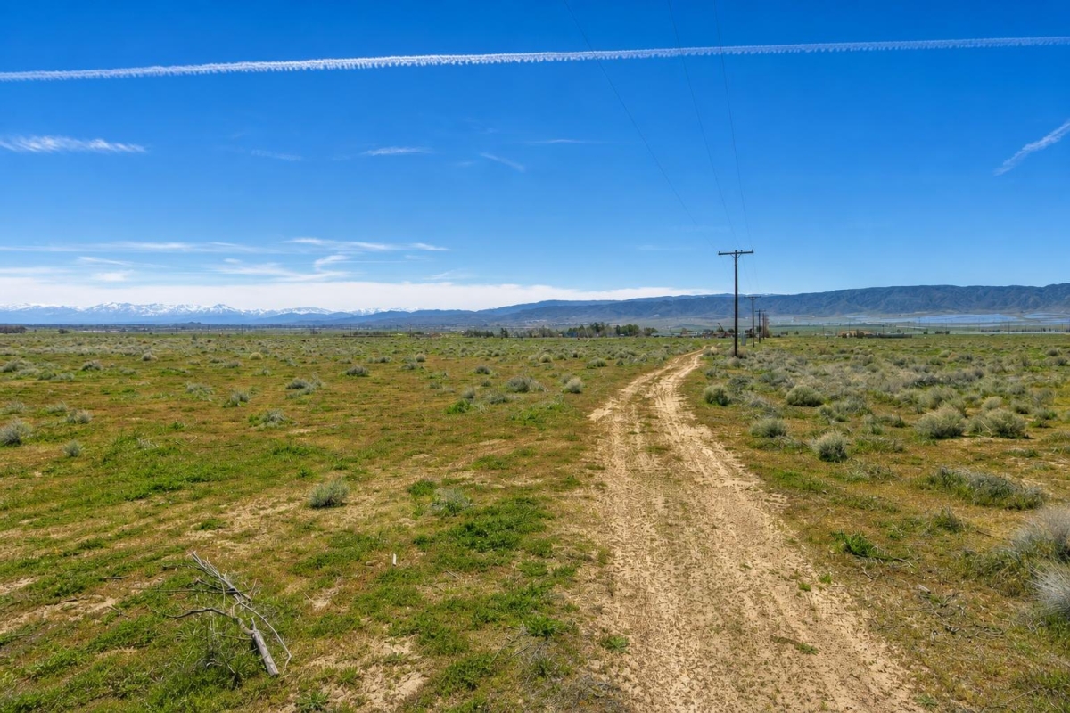 Lancaster, CA Land for Sale: 1.24 Acres with Owner Financing Available