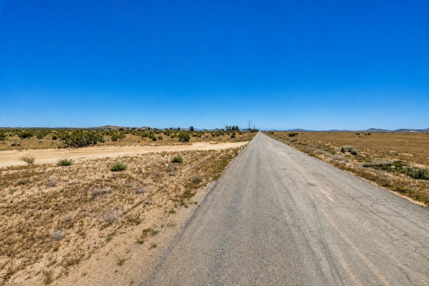California City, CA Land for Sale: 1.25 Acres with Dirt Road