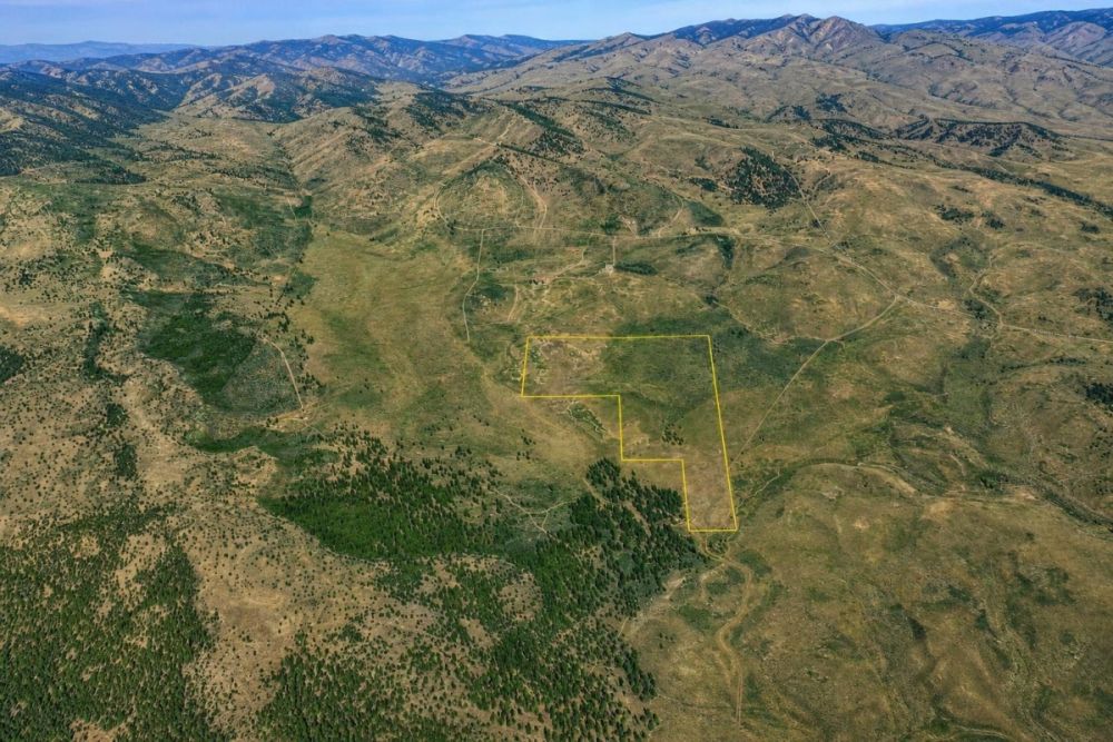 Rural land view associated with the 120-acre Sprague River, Oregon listing