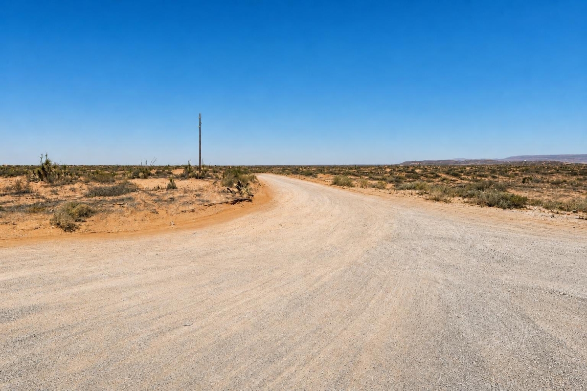 El Paso, TX Land for Sale: 0.69 Acres with Dirt Road
