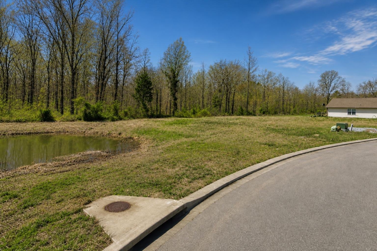 1 Acre Land for Sale in Chattanooga, TN with R5 Zoning and Utilities Listed