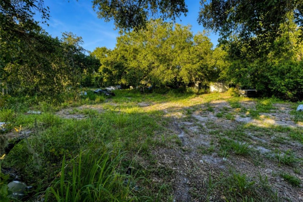 Listing image for 1305 Whitfield Avenue land parcel in Sarasota, Florida