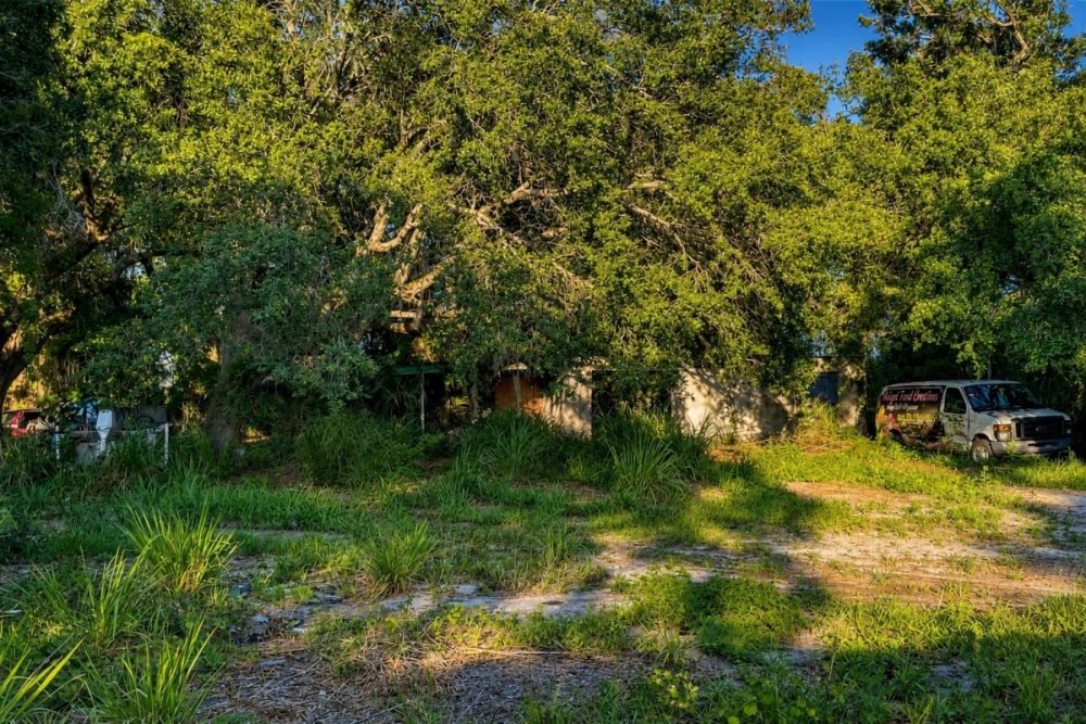 Additional listing image for 1305 Whitfield Avenue parcel context
