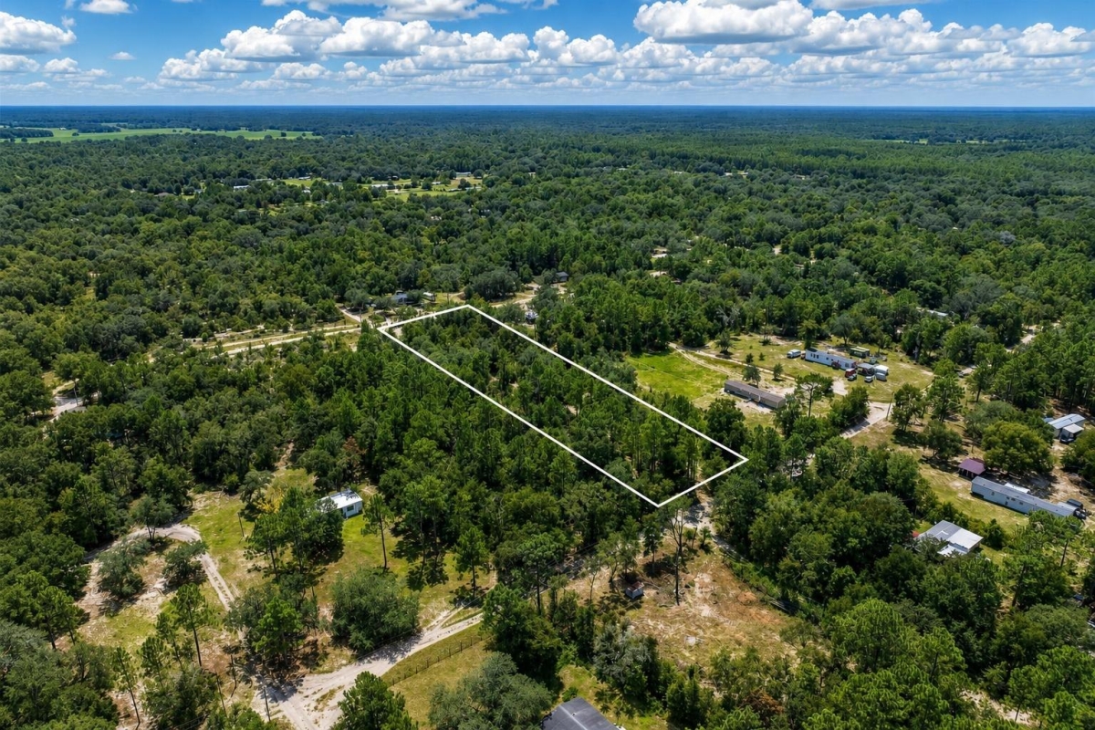 2.5 Acres of Land for Sale in Bronson, Florida: Parcel 03233-181-01