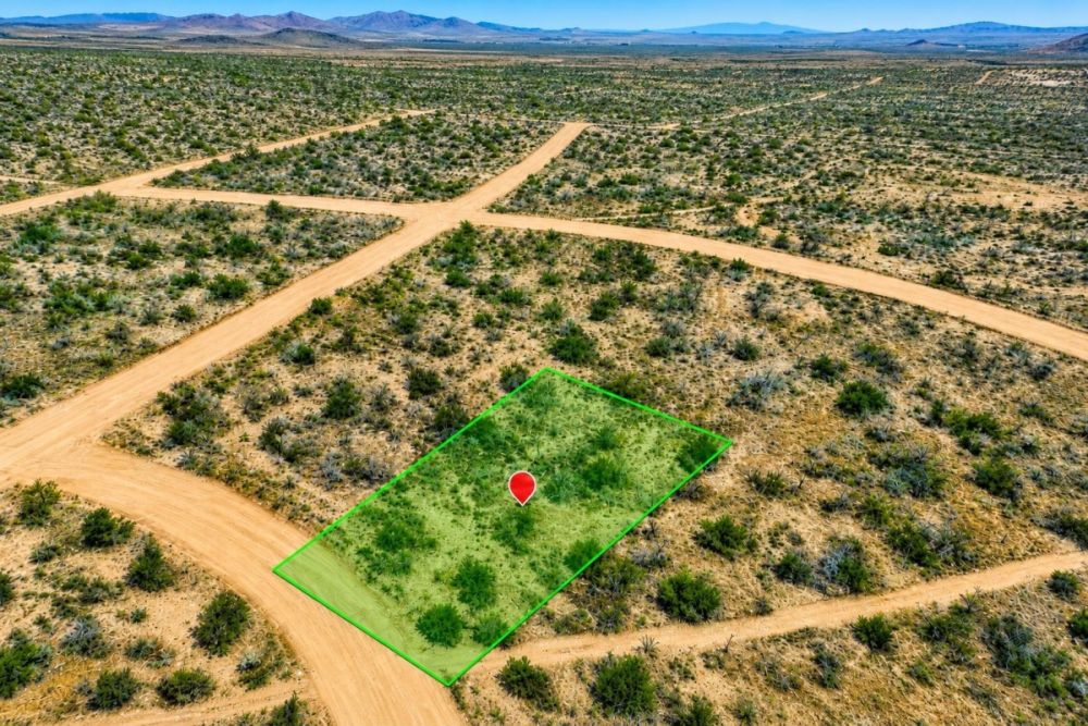 Supporting listing image for Kenwood Dr land in California City CA