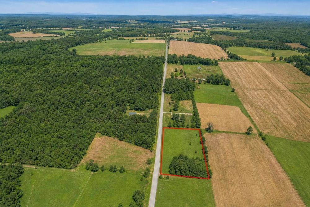 Listing image for the 3.41-acre Leetown Rd land parcel in Kearneysville, WV